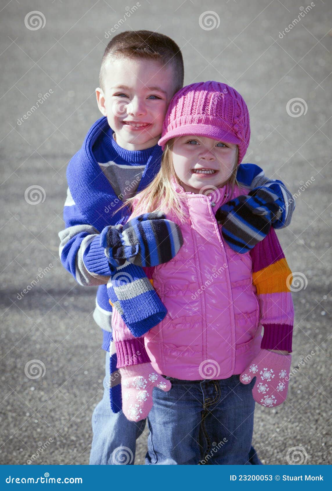 cute-brother-sister-23200053.jpg