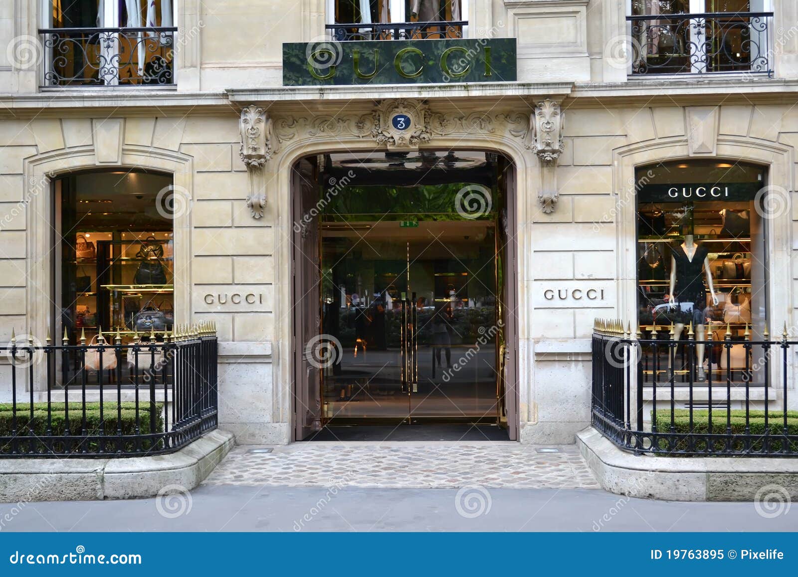 De Boutique Van Gucci, Parijs Redactionele Afbeelding - Afbeelding: 19763895