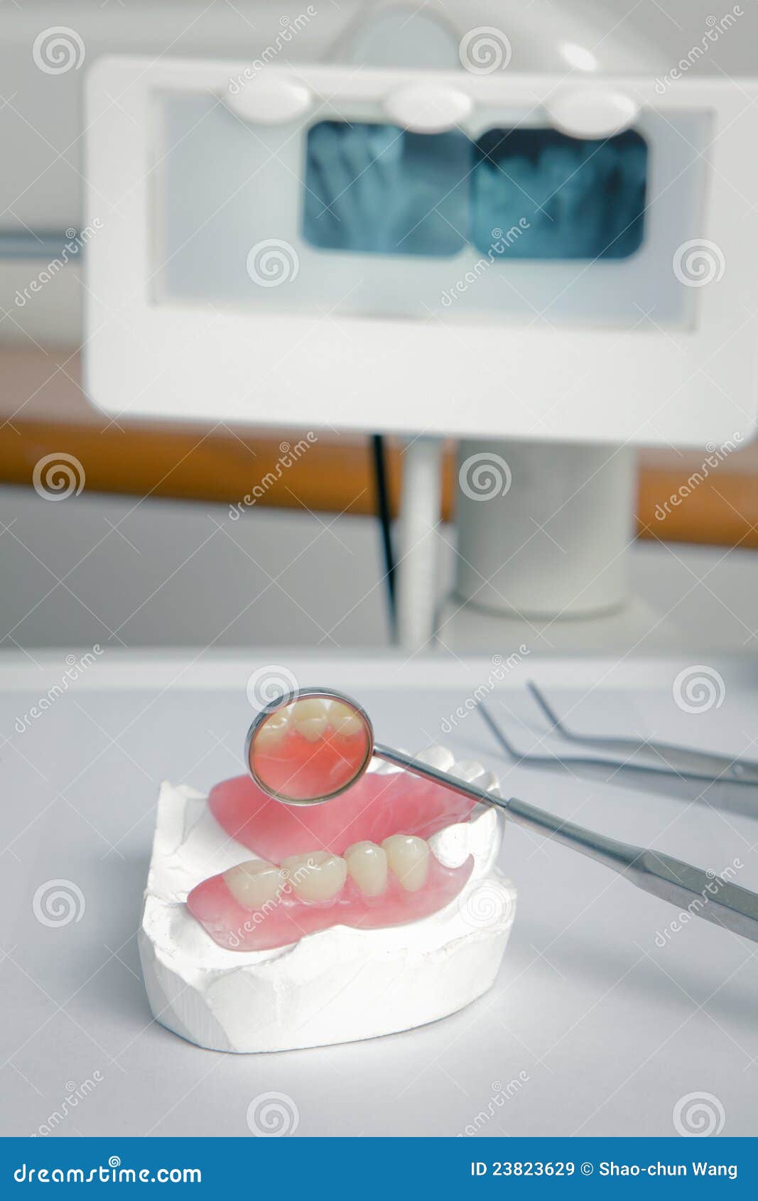 Dentist Tools With Acrylic Denture (False Teeth) Royalty Free Stock