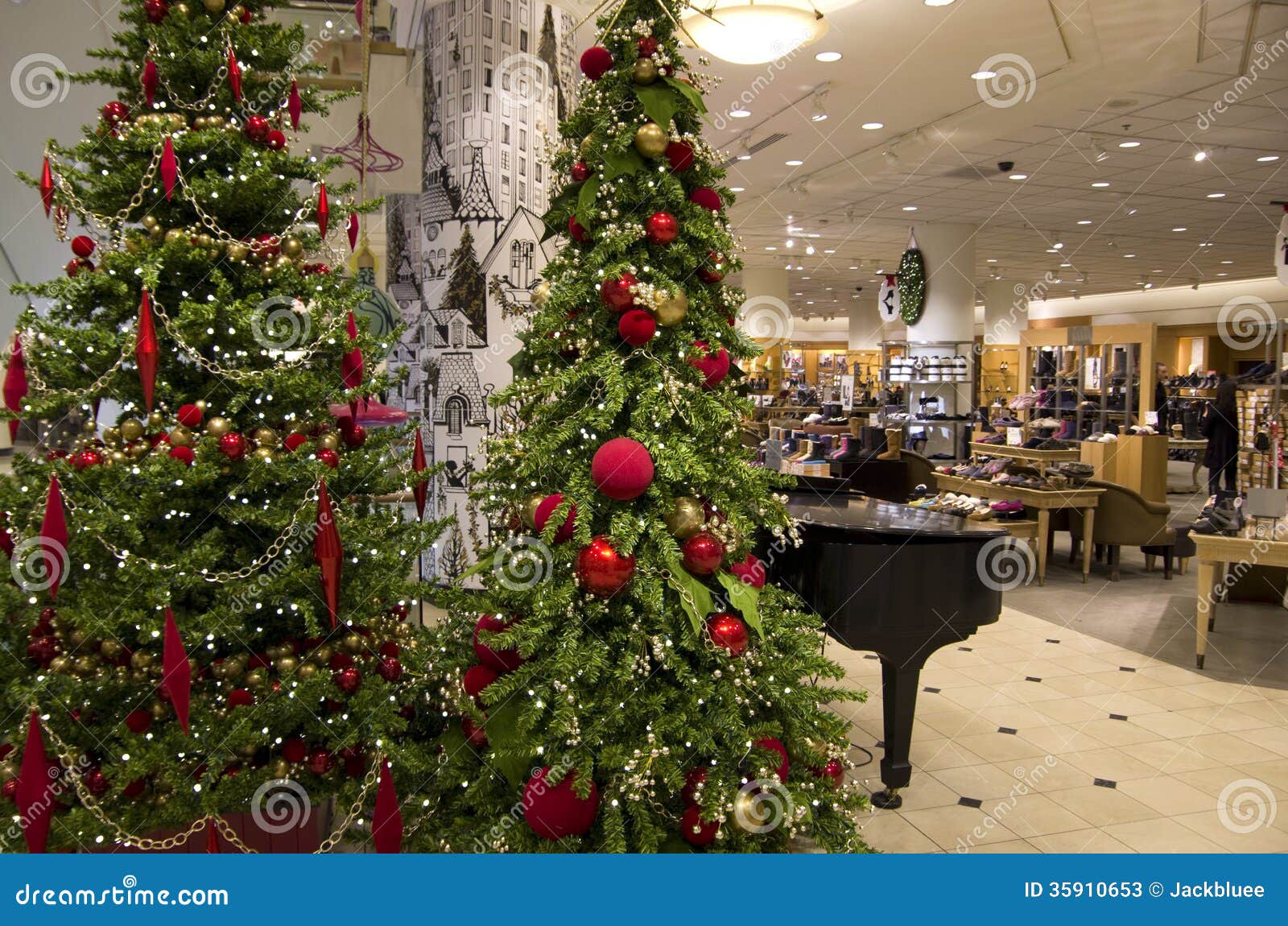 Department store mall shopping christmas tree ligh Editorial Stock ...