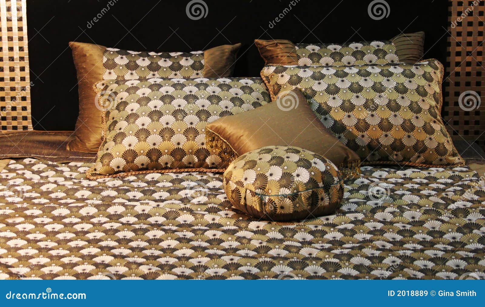 Royalty Free Stock Images: Double bed with beautiful linen