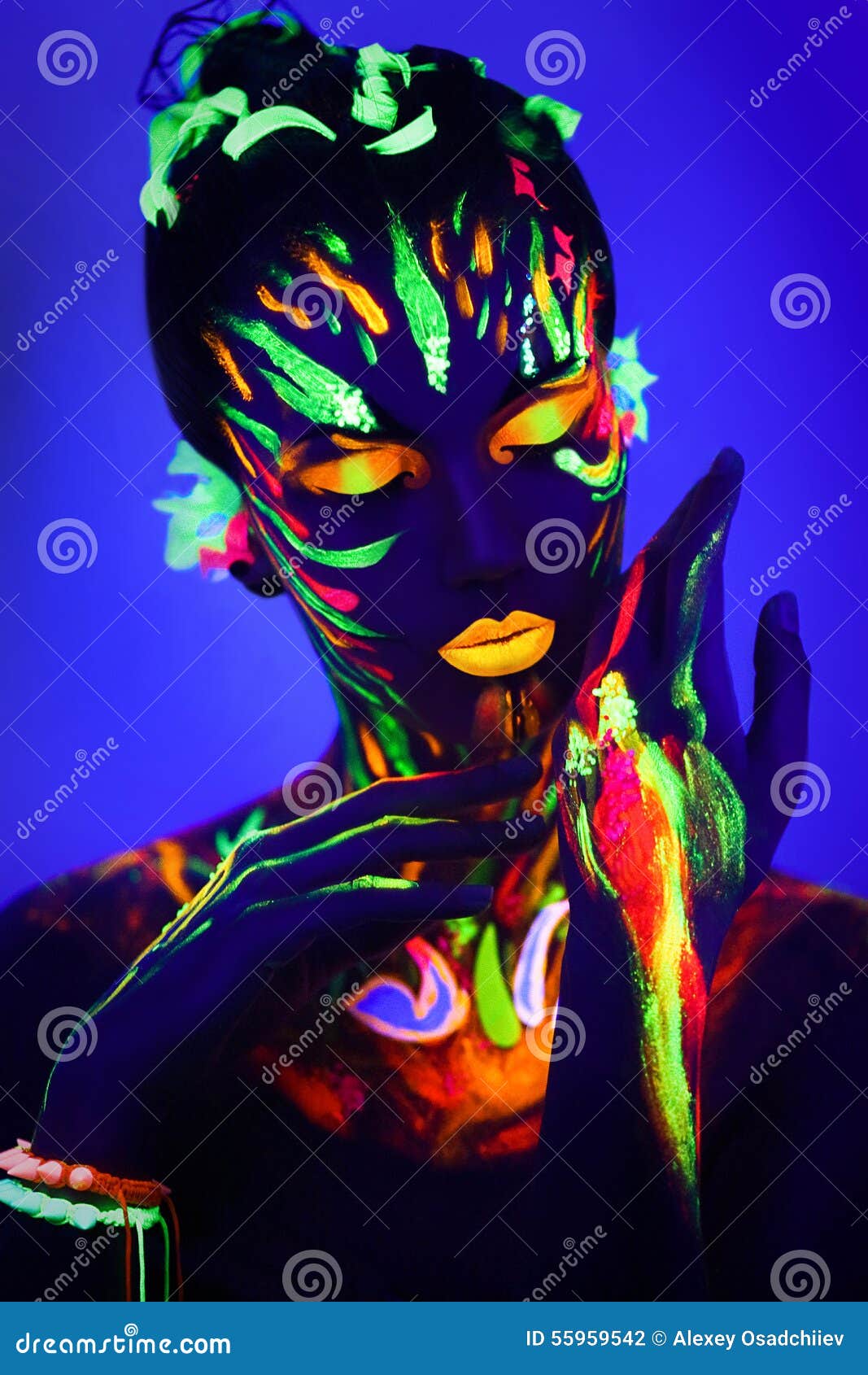 maquillaje neon fluorescente cara