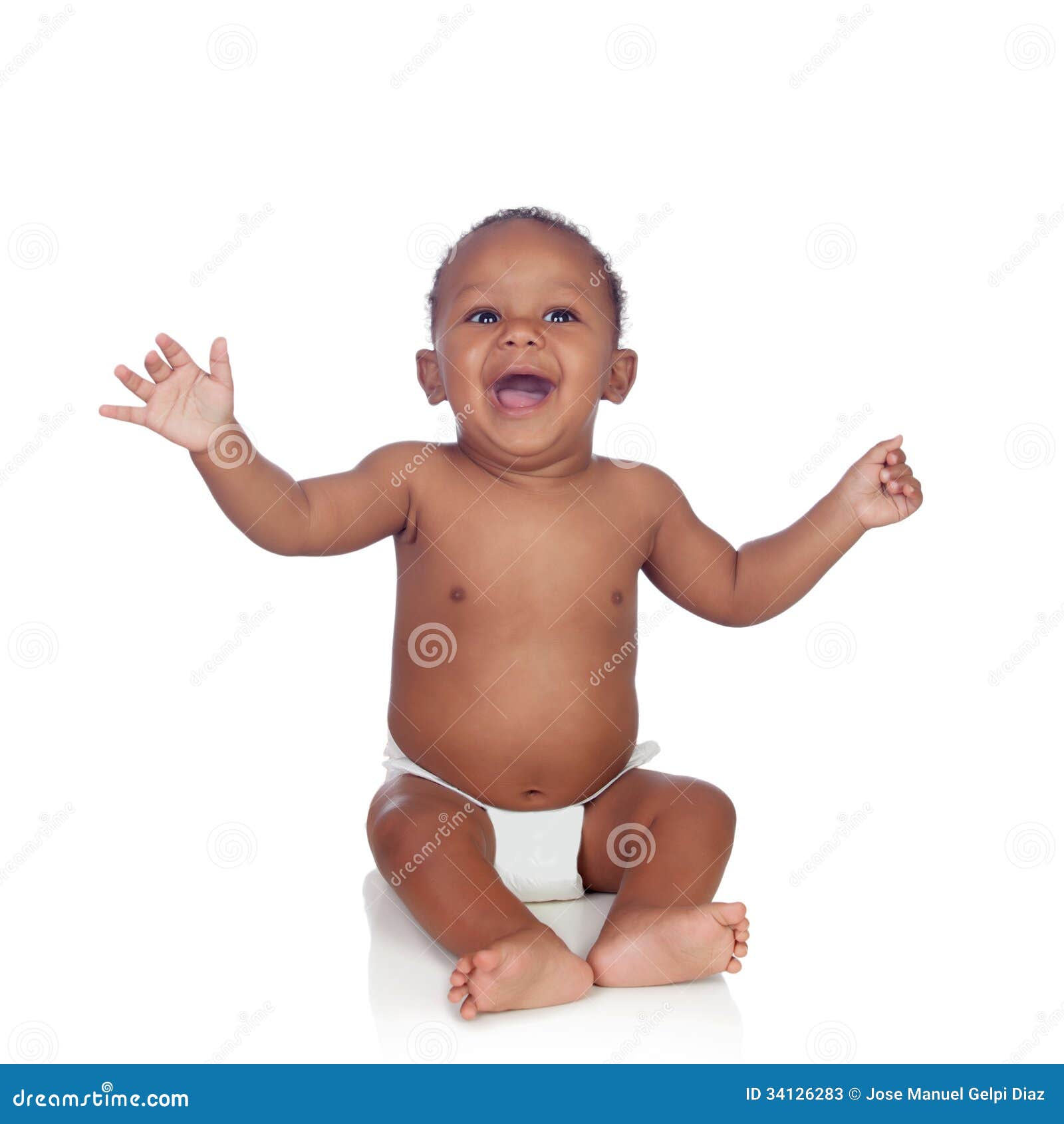 Entzückendes Afrikanisches Baby In Der Windel, Die Auf Dem ...