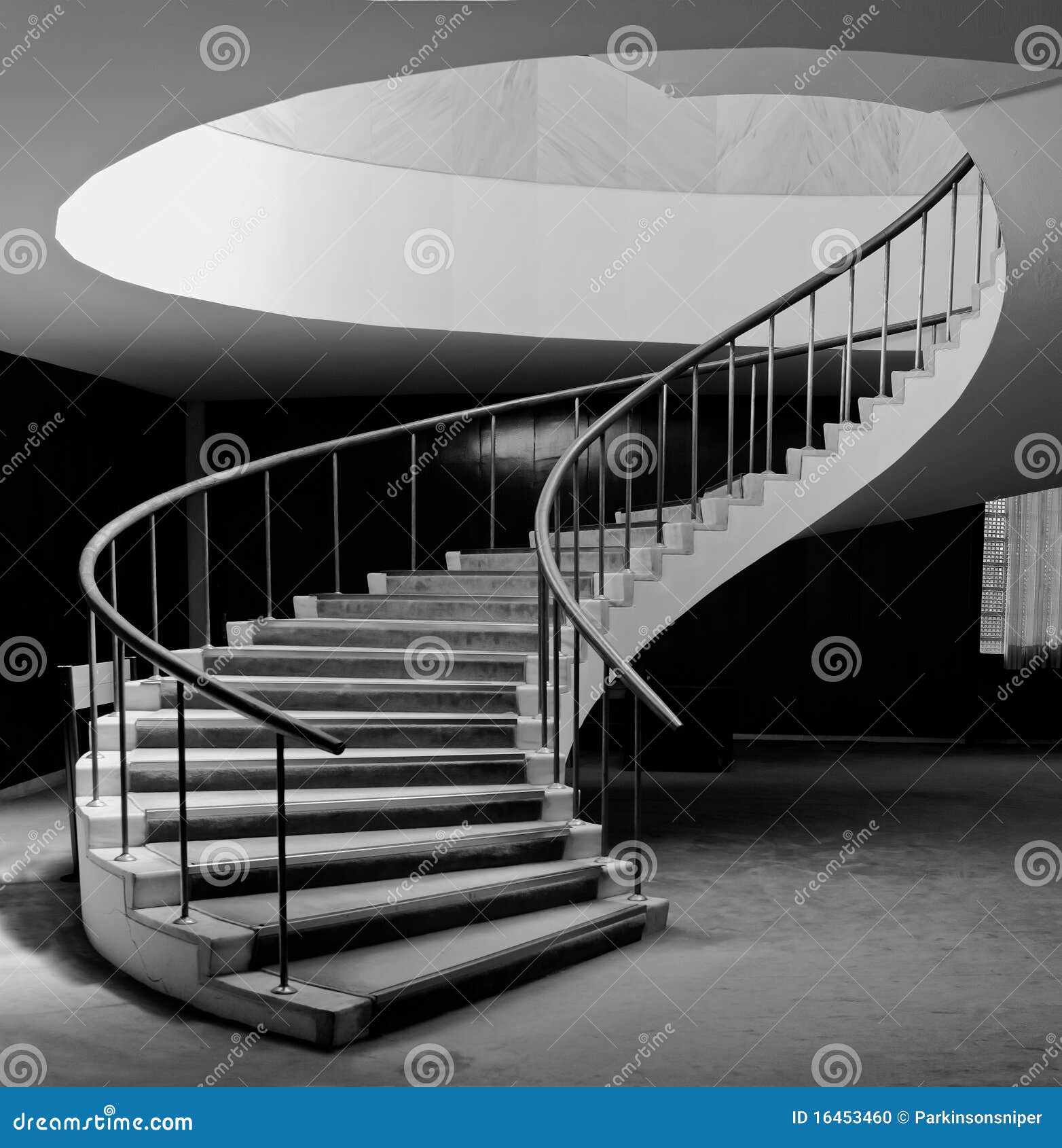 Escalera Espiral Elegante Foto De Archivo Imagen