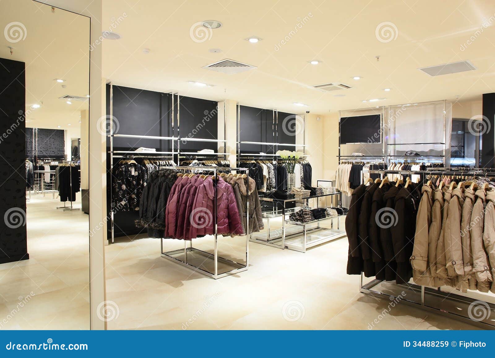 Brand clothes shop Shop the latest trends in women's and men's clothing at Express! Find your favorite jeans, sweaters, dresses, suits, coats and more.