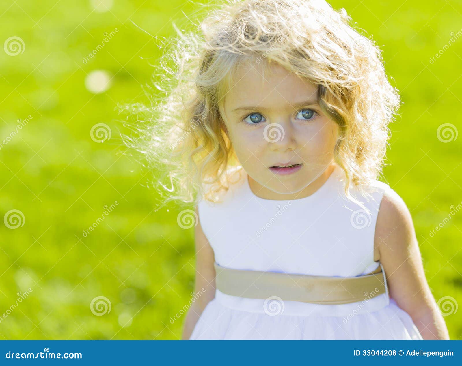 expressive-little-girl-white-dress-prett