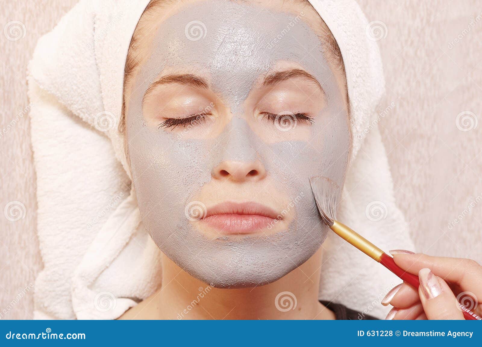 http://thumbs.dreamstime.com/z/face-massage-631228.jpg