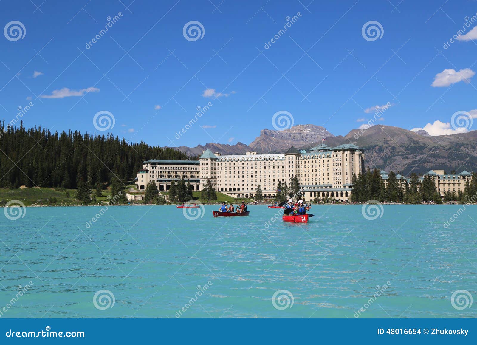 Famous Fairmont Chateau Lake Louise Hotel Editorial Stock Image - Image: 48016654