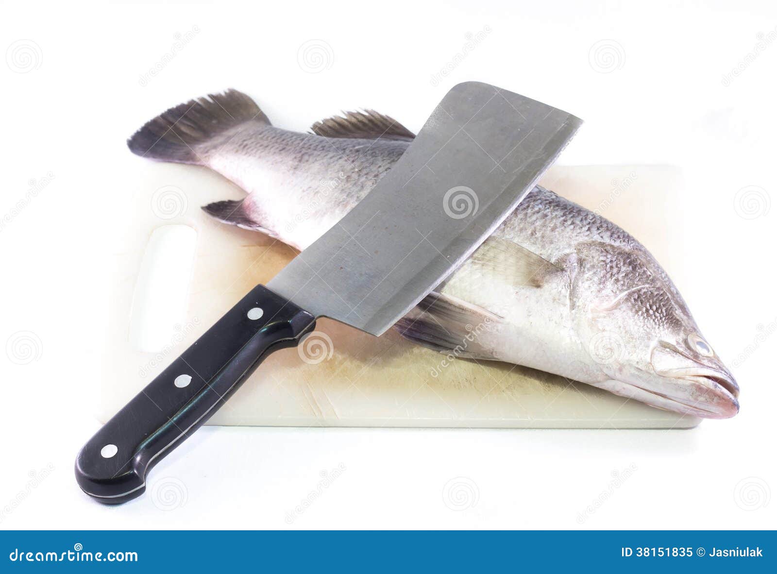 fish-knife-cutting-board-38151835.jpg