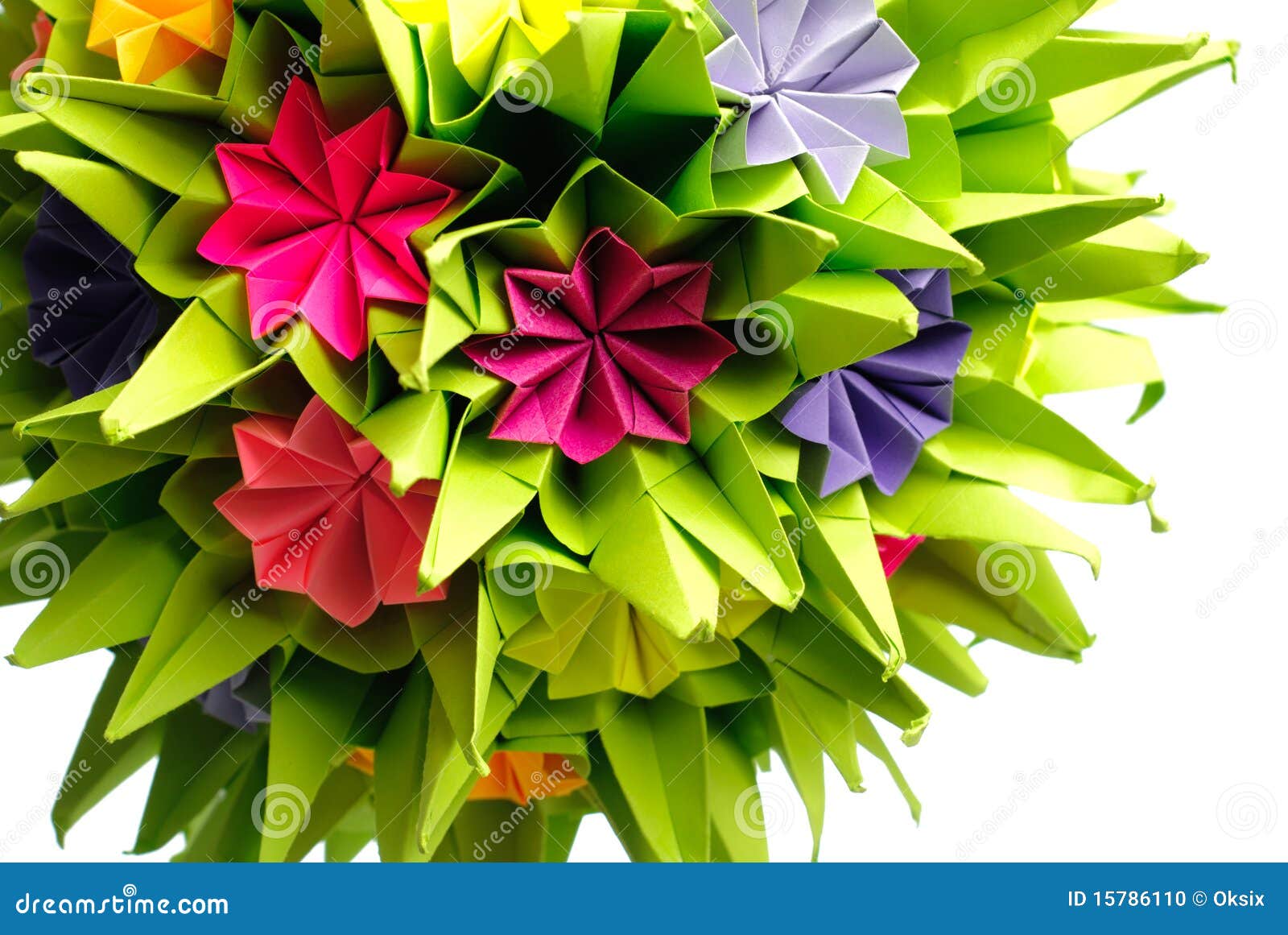 fleurs des origami de kusudama ciel d'arc d'origami d'isolement de Kusudama Colorfull en fleurs des origami de kusudama ciel d'arc d'origami d'isolement de Kusudama Colorfull en