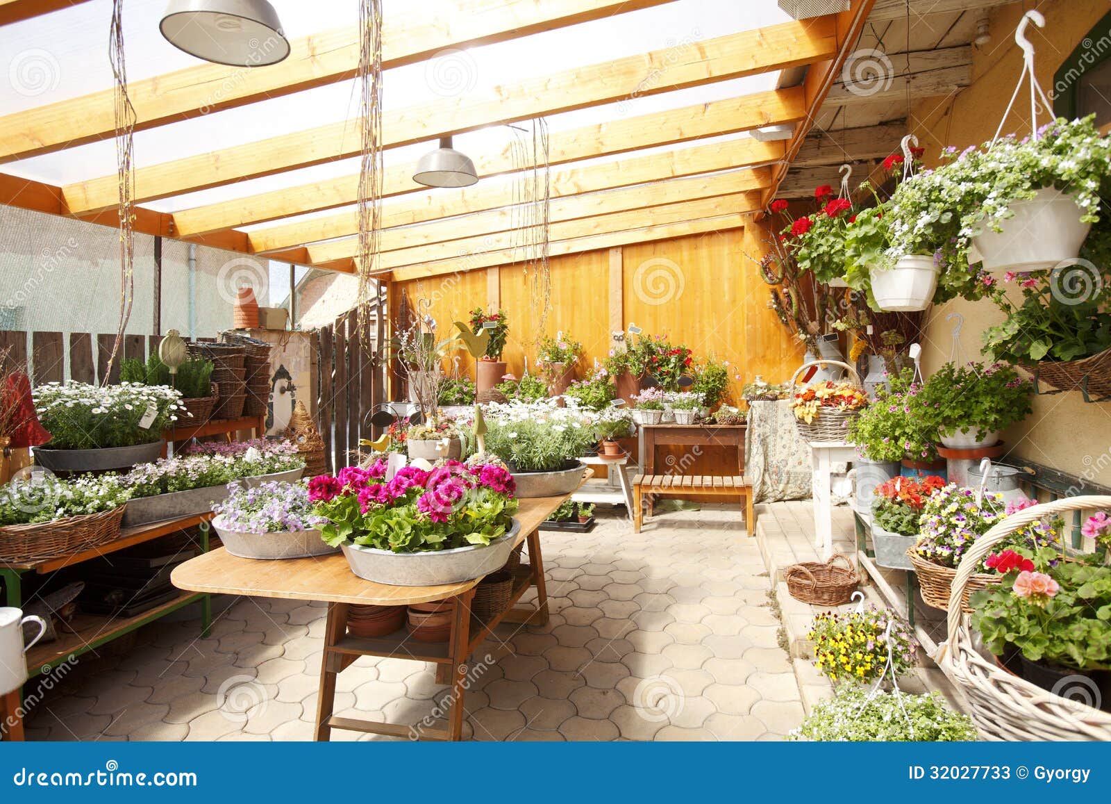Flower Shop Interior Stock Photos - Image: 32027733