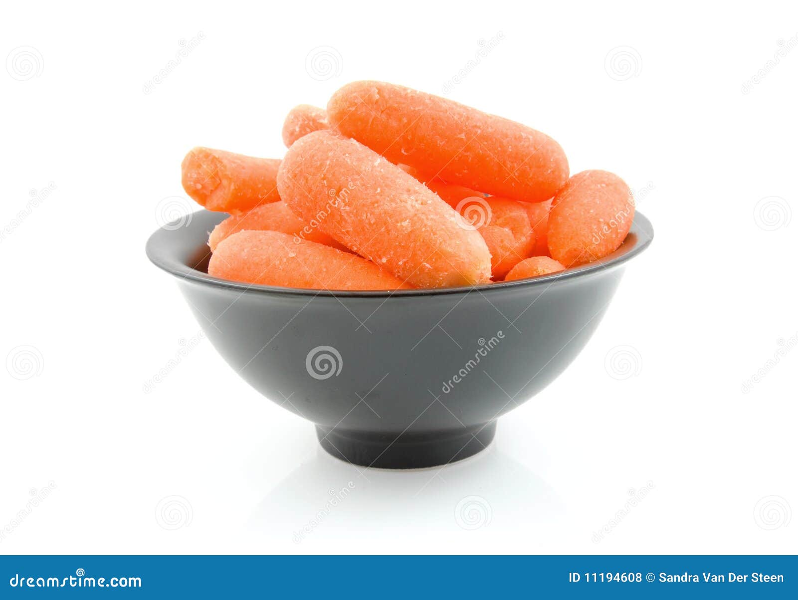 Fresh Carrots In Black Bowl Fresh Carrots In Black Bowl Royalty Free Stock Photos