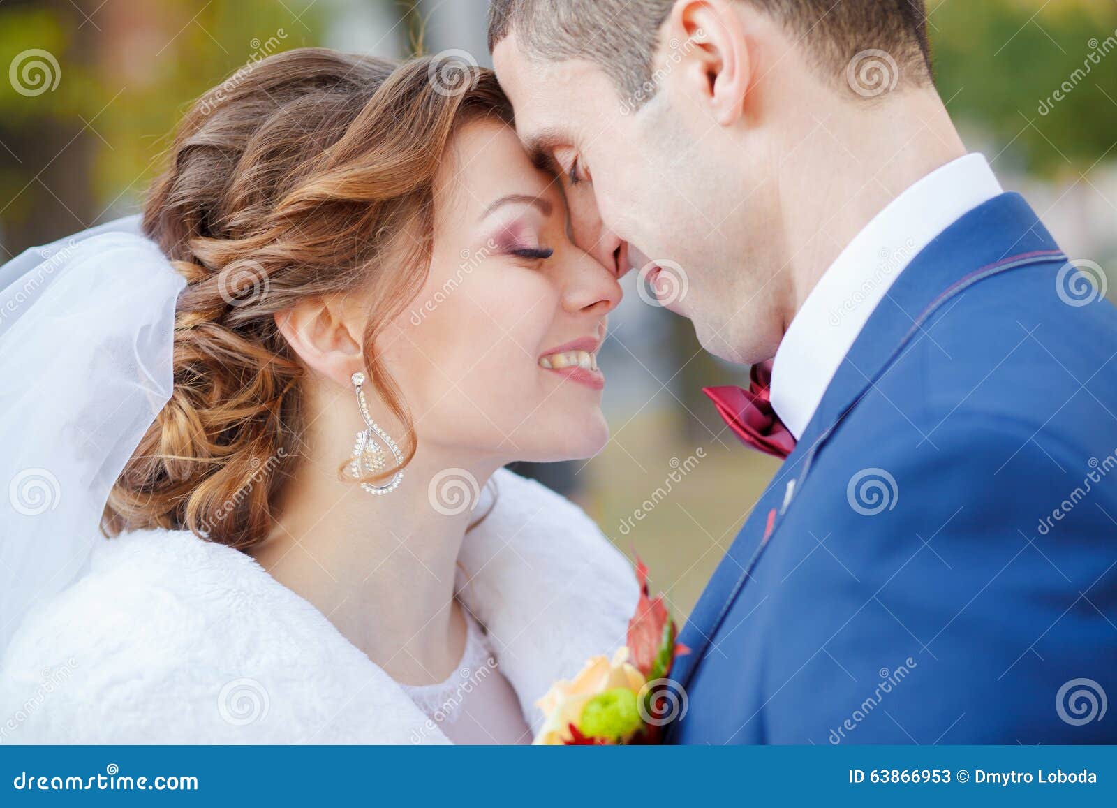 Kisses At Ukrainian Wedding Bride 42
