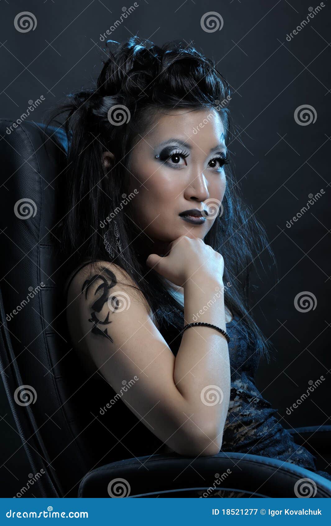 Gothic Asian 103