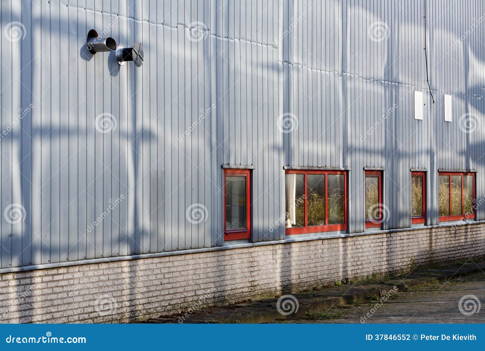 Graue wand – sehremini