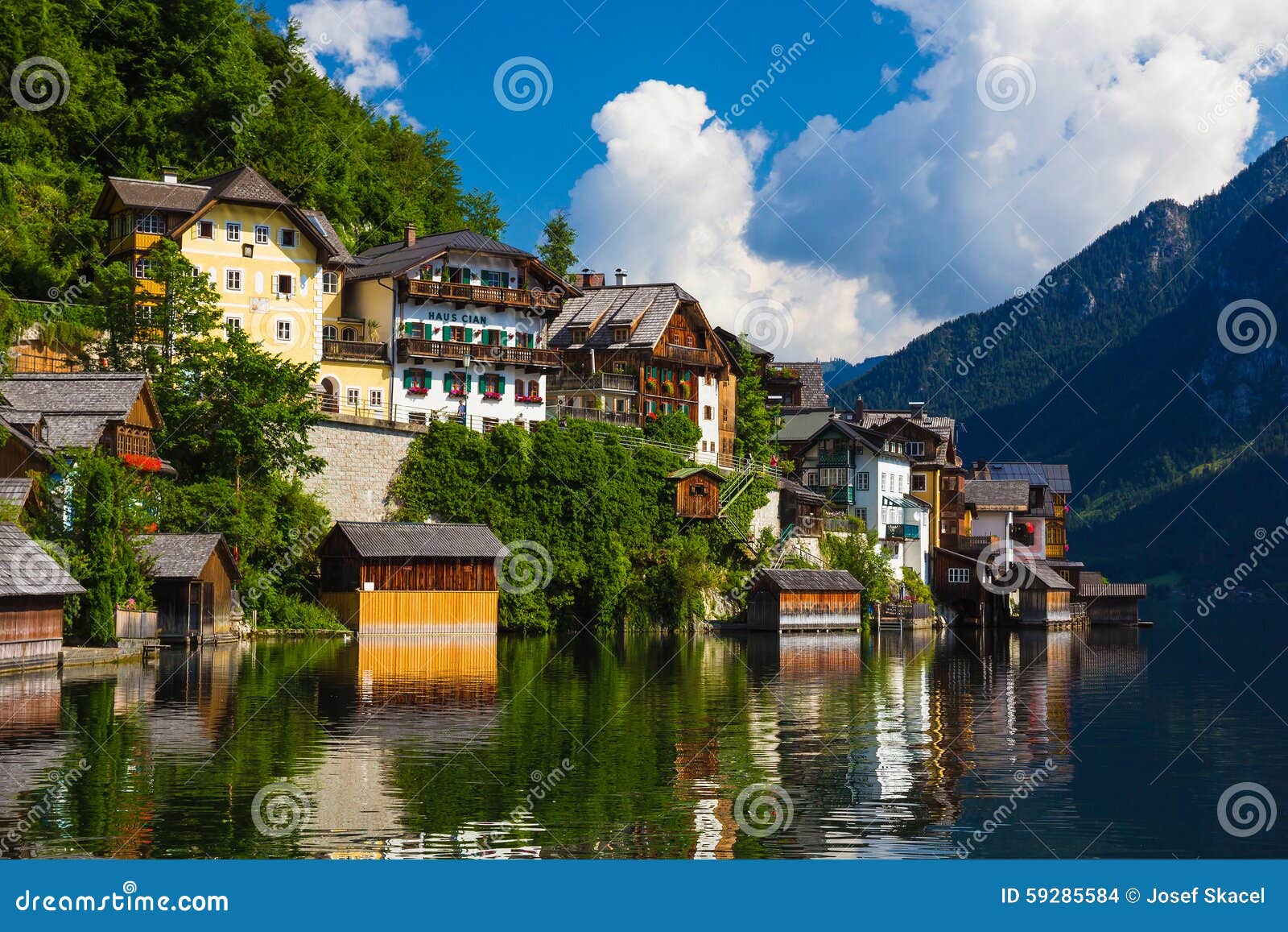 hallstatt-town-summer-alps-austria-pictoresque-59285584.jpg