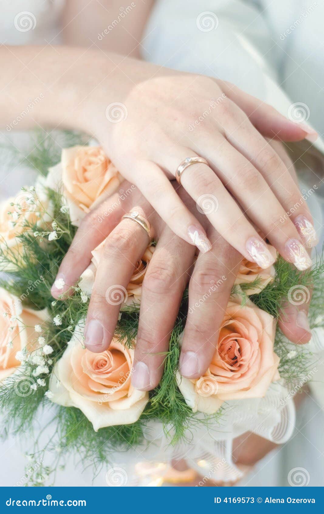 wedding photo of hands rings