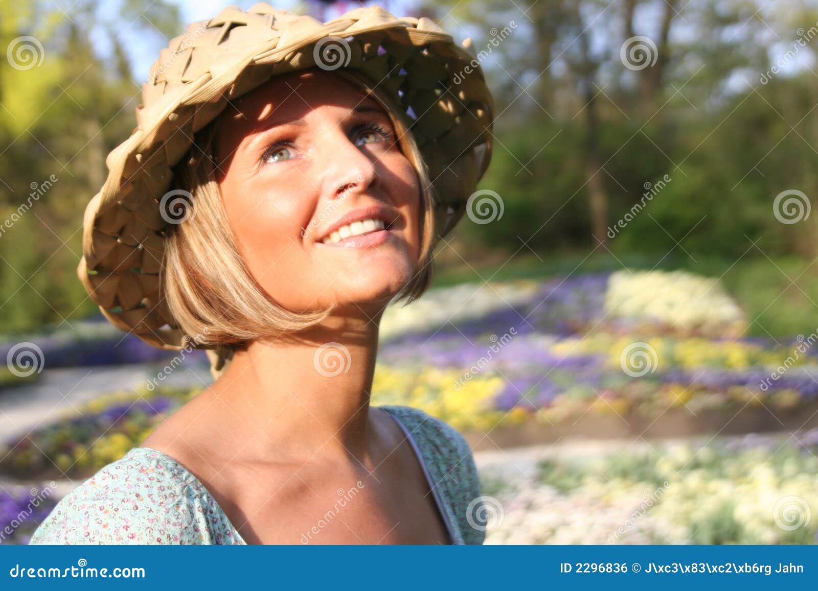 http://thumbs.dreamstime.com/z/happy-woman-nature-2296836.jpg