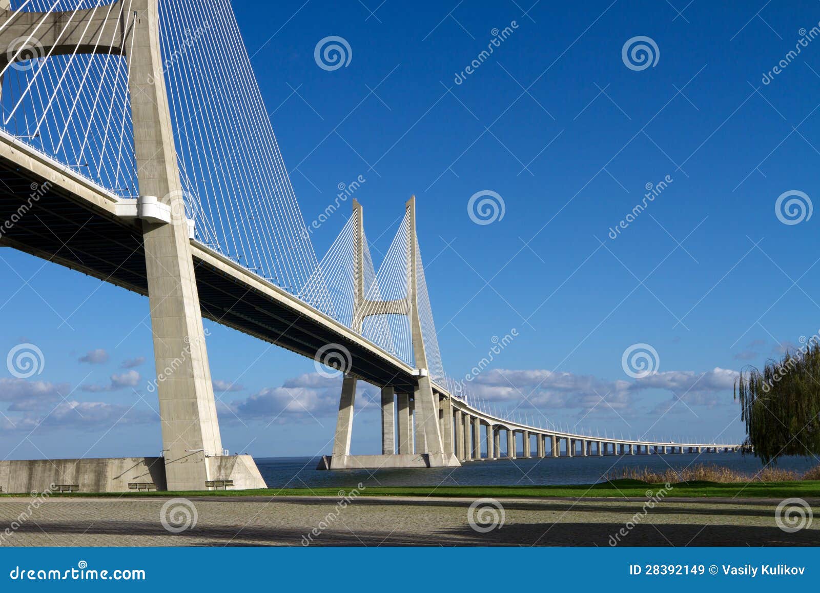 Huge Concrete Bridge Royalty Free Stock Images - Image: 28392149