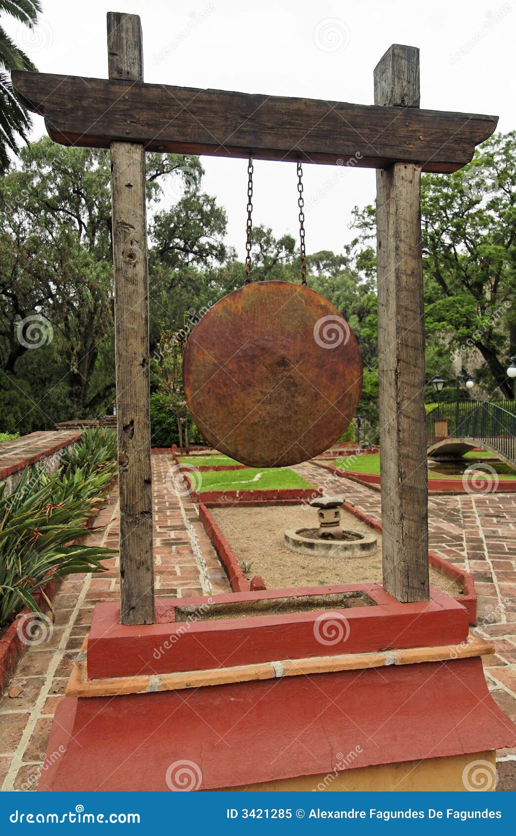 112 plantas do jardim japones um frame de madeira, em uma fonte e 112 plantas do jardim japones um frame de madeira, em uma fonte e
