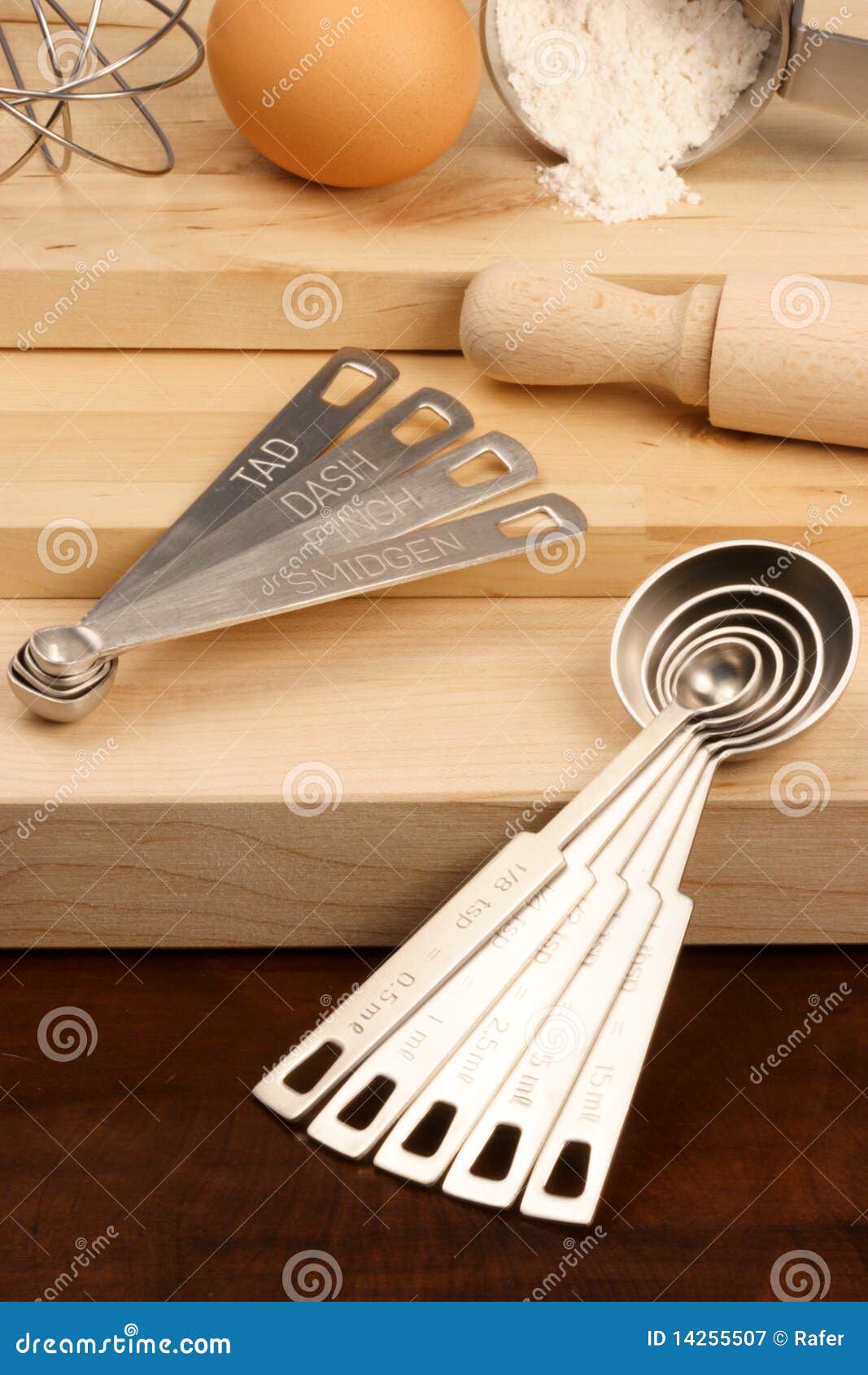 Kitchen Utensils Over Wood Royalty Free Stock Photography