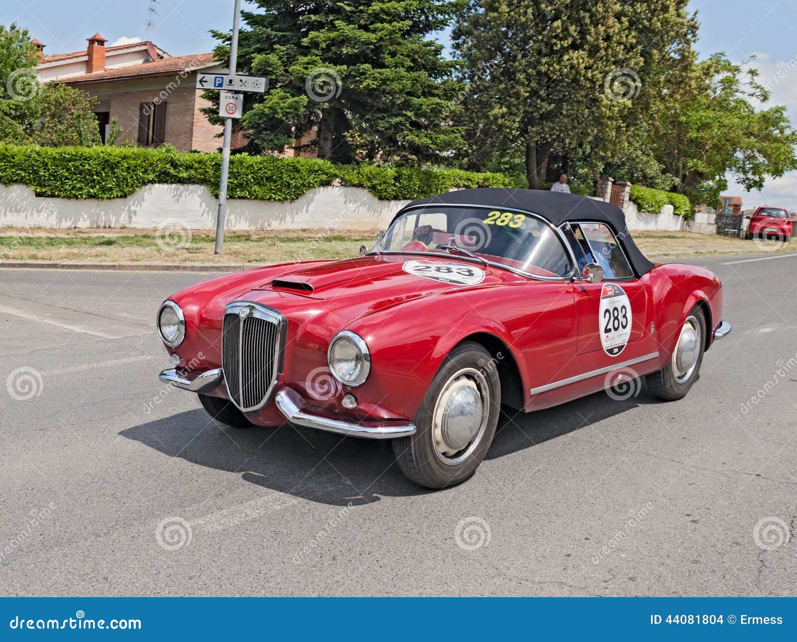 The crew R. Terlizzi D. Catasso on a vintage sports car Lancia Aurelia 