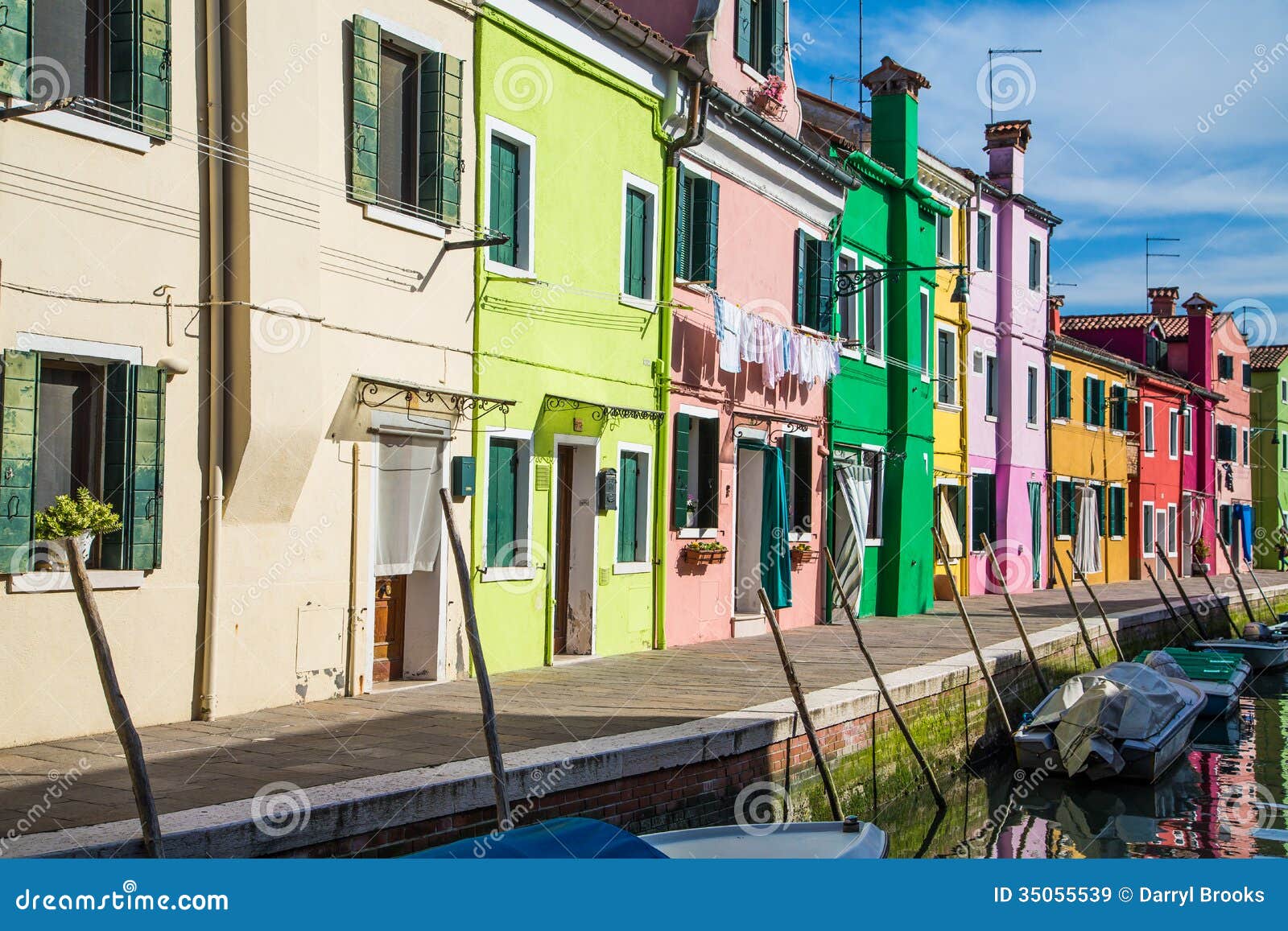  Free Stock Images: Laundry on Colorful Burano Buildings by Canal