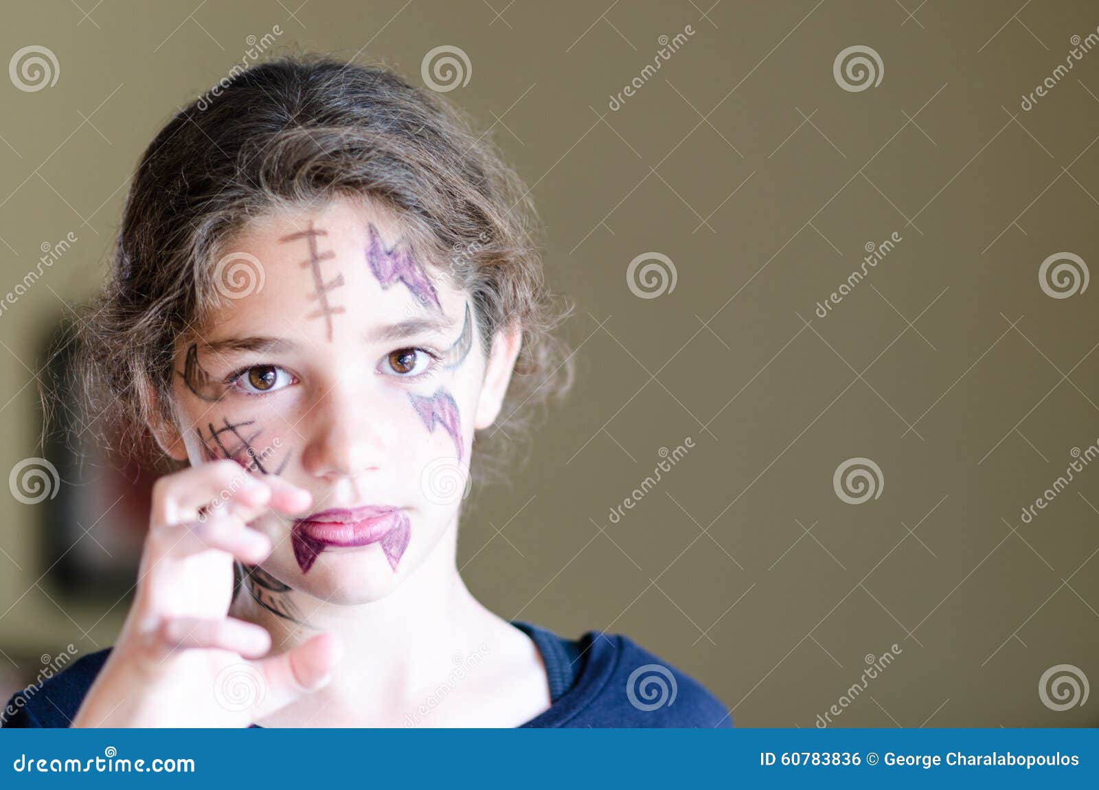 Little girl wears scary halloween makeup - Little Girl Halloween Makeup Little girl wears scary halloween makeup - Little Girl Halloween Makeup