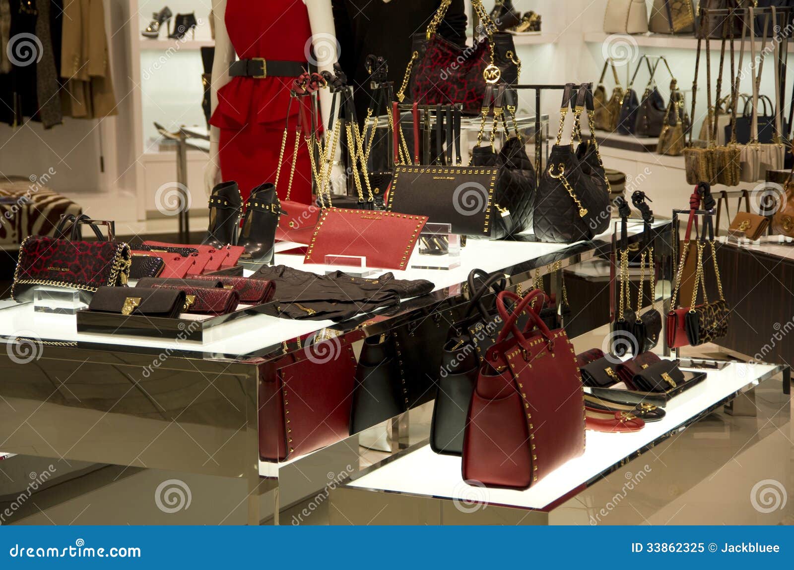 Luxury Handbag Purse Fashion Store Editorial Image - Image: 33862325