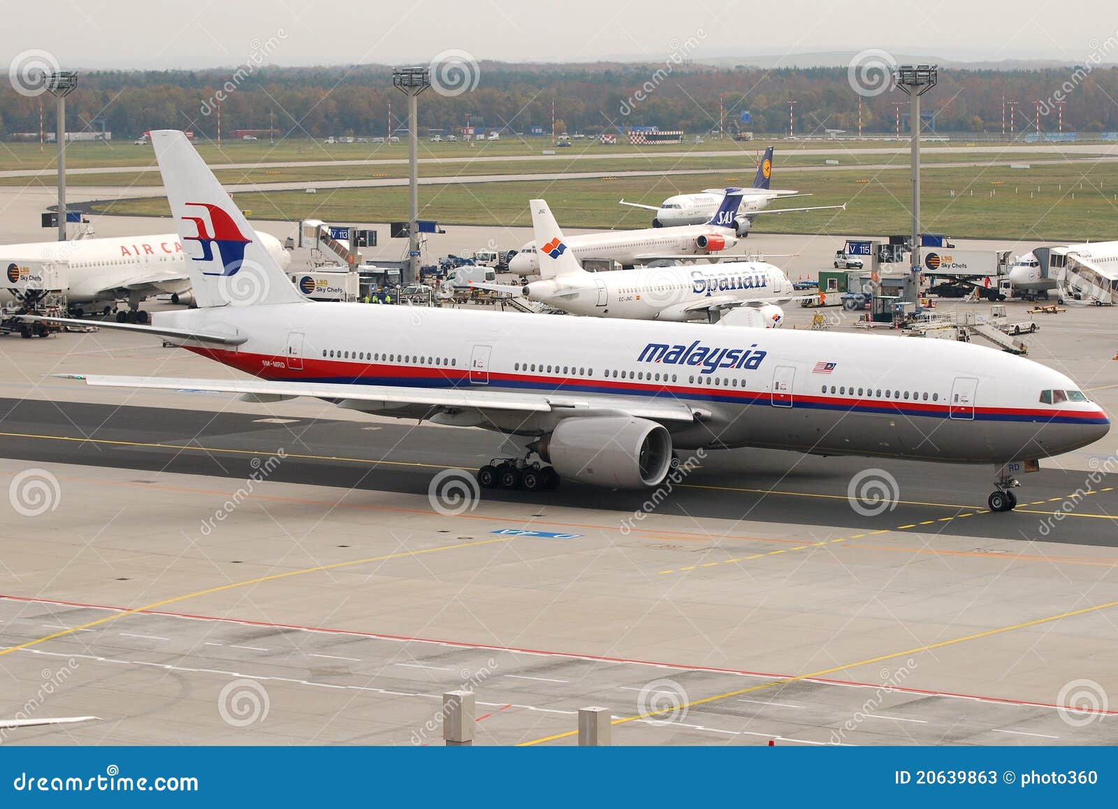 Malaysia Airlines B777 Editorial Stock Photo Malaysia Airlines B777 Editorial Stock Photo
