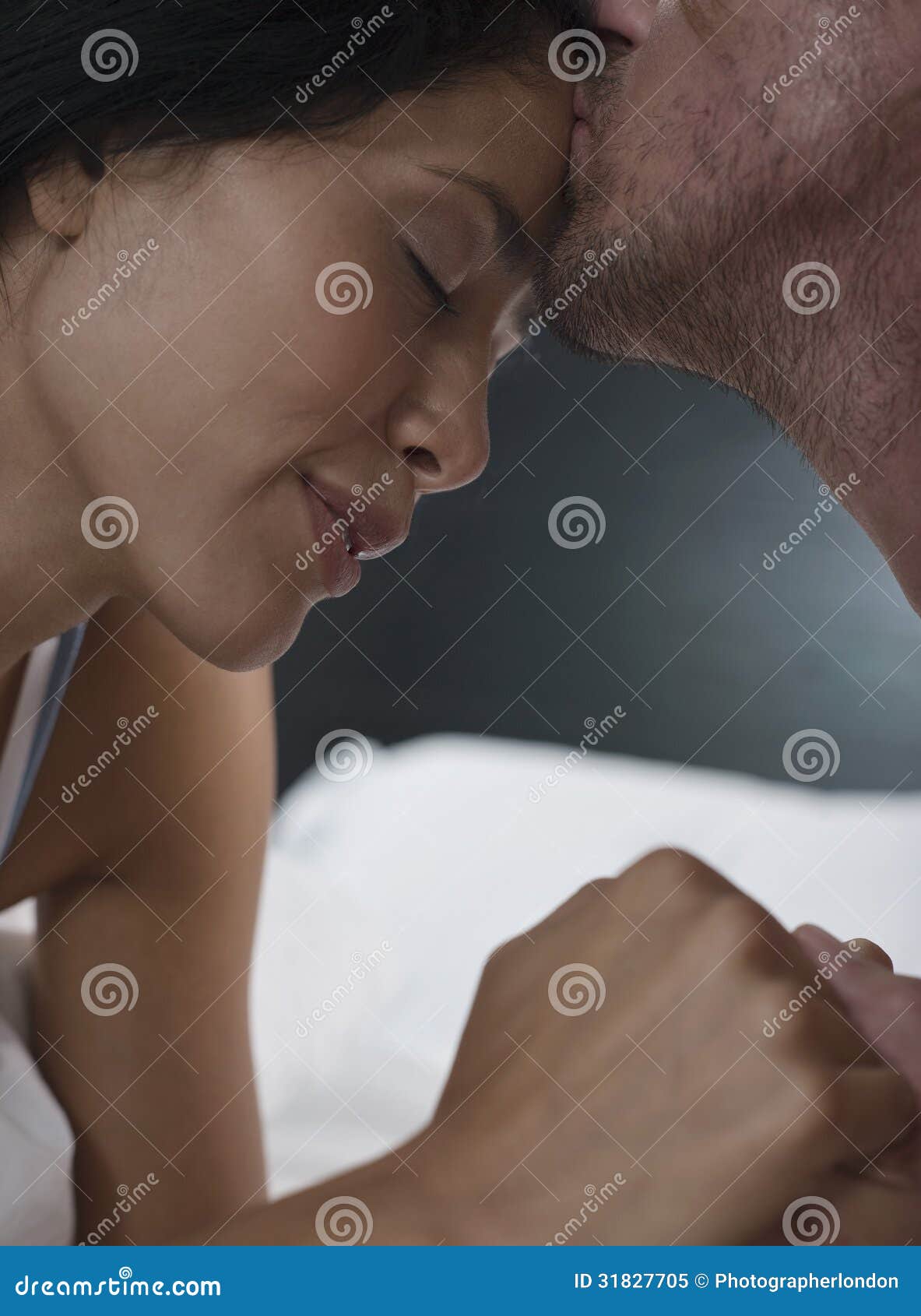 man kiss man in bed man kiss man in bed