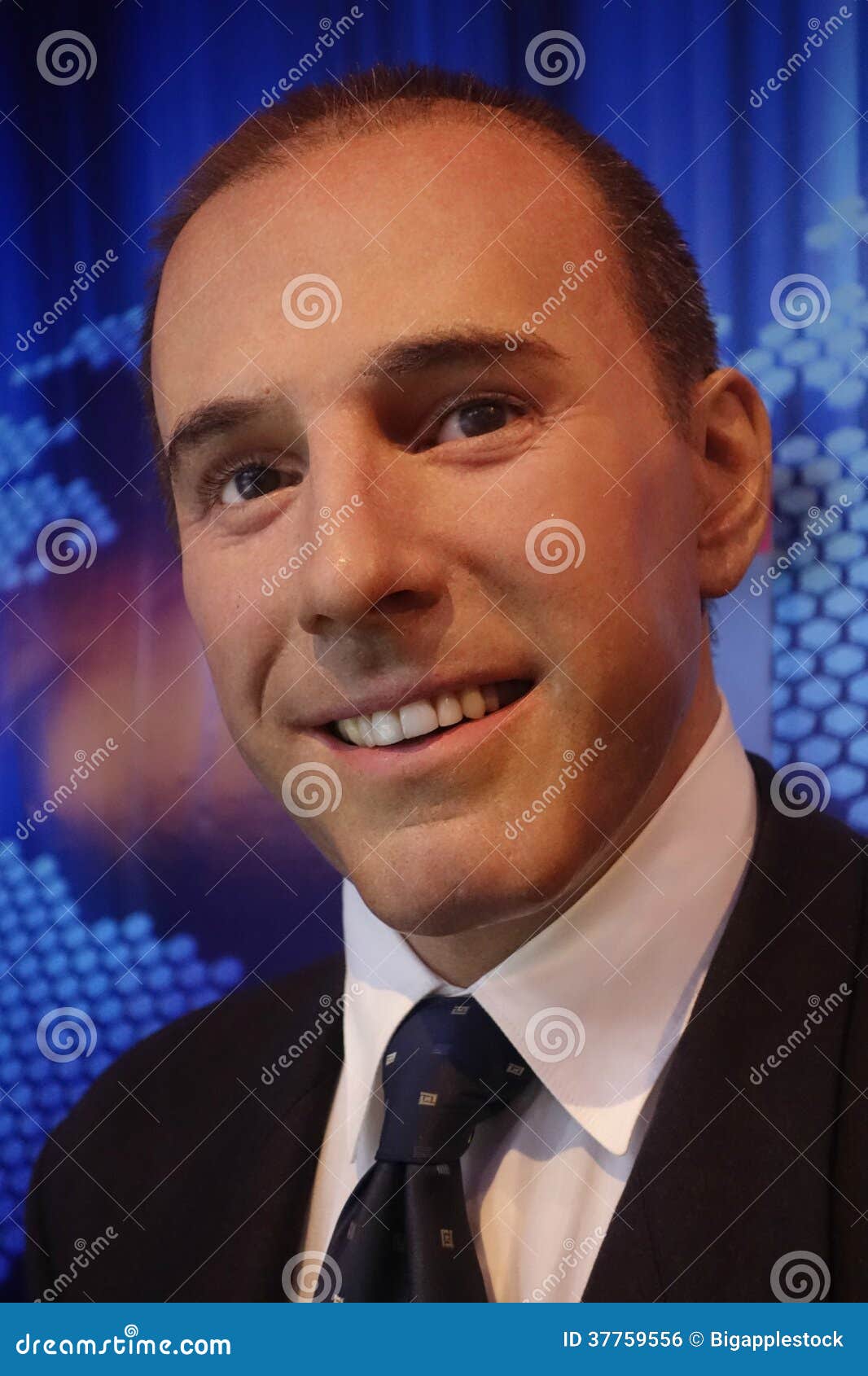 <b>Matt Lauer</b> Wax Figure Redaktionelles Foto - matt-lauer-wax-figure-37759556