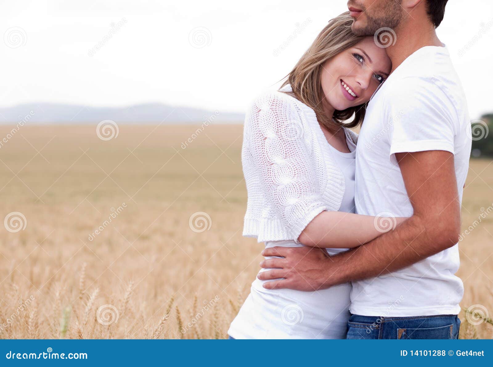 the man who hugged women 'if you're muslim, we can't be friends,' annie told one of the men, micah david naziri 'my bible says that' muslim woman hugs anti-islam. the man who hugged women 'if you're muslim, we can't be friends,' annie told one of the men, micah david naziri 'my bible says that' muslim woman hugs anti-islam.