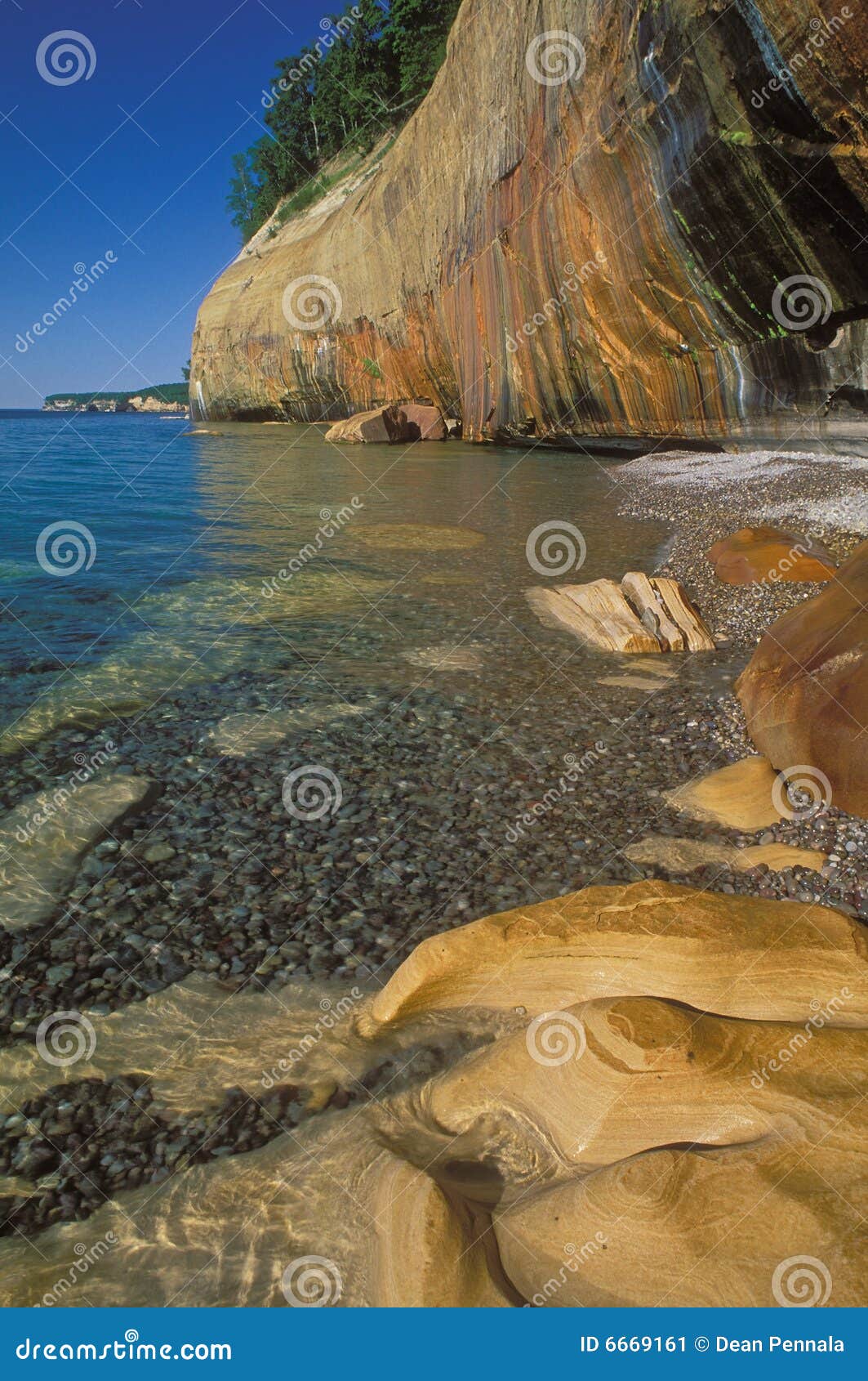 Mineral stained cliffs, Lake Superior, Pictured Rocks National 