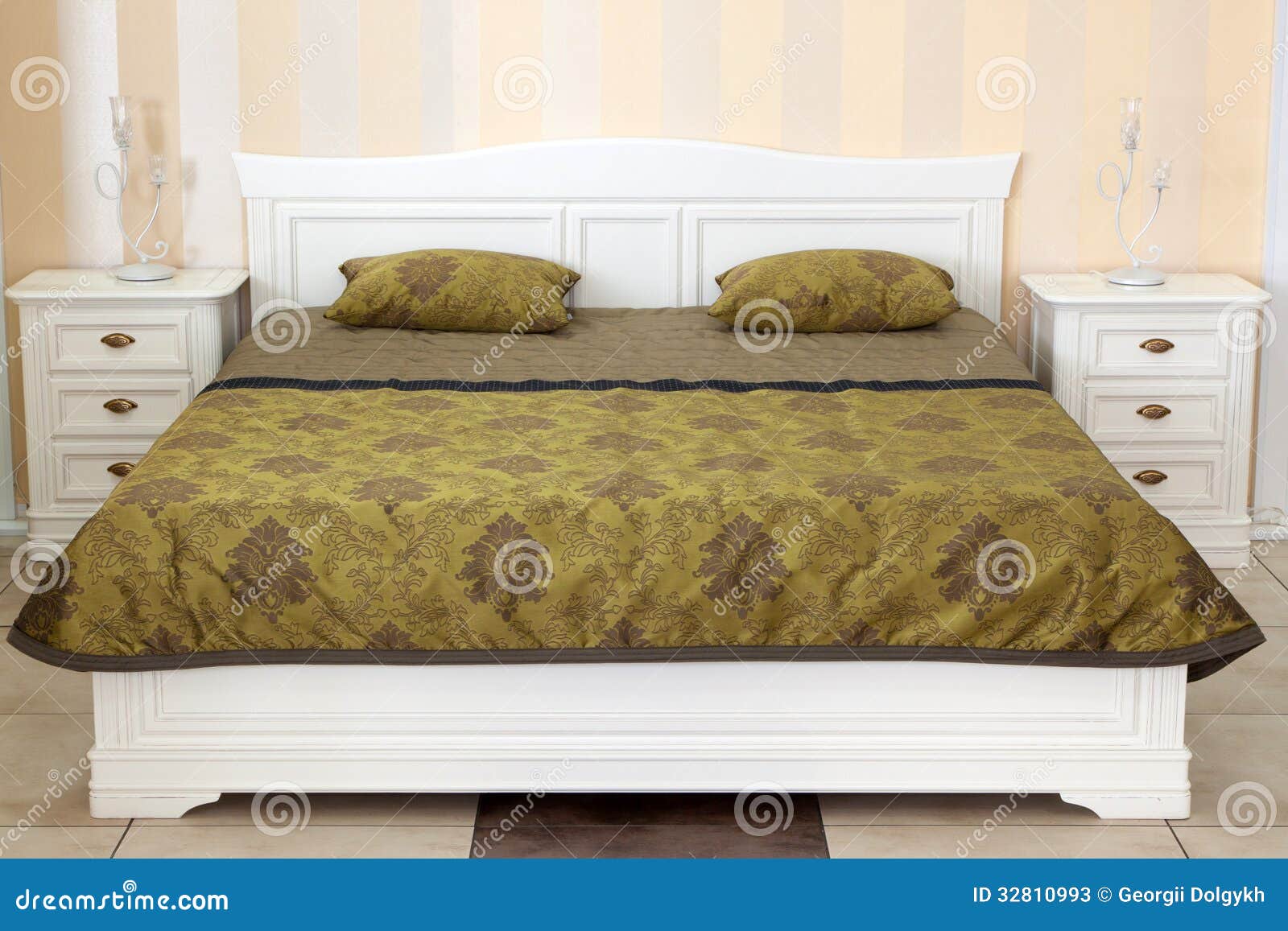 Modern Italian Style Bedroom Stock Photos - Image: 32810993