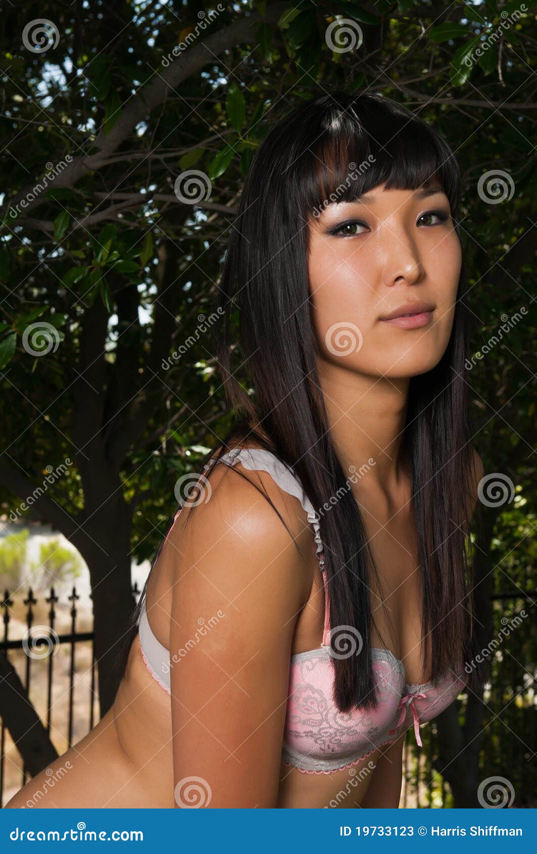 http://thumbs.dreamstime.com/z/mongolian-woman-19733123.jpg