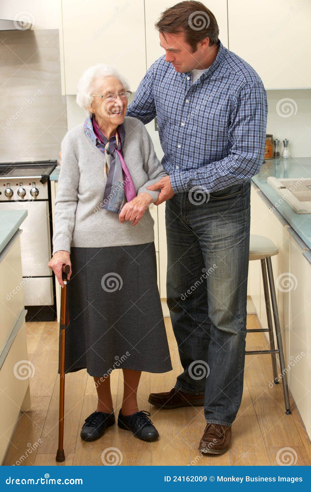 http://thumbs.dreamstime.com/z/mother-adult-son-kitchen-24162009.jpg