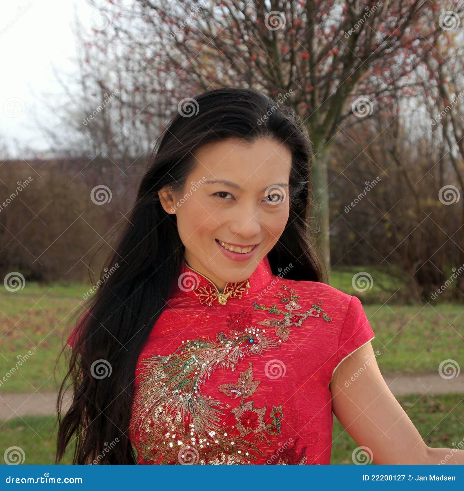 mulher-chinesa-bonita-22200127.jpg
