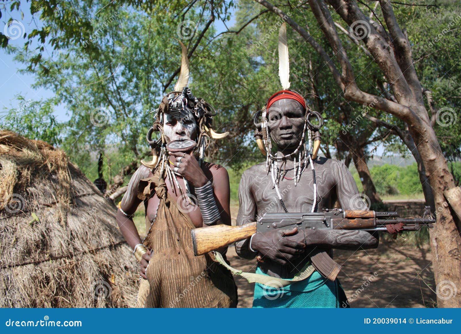 http://thumbs.dreamstime.com/z/mursi-tribe-ethiopia-20039014.jpg