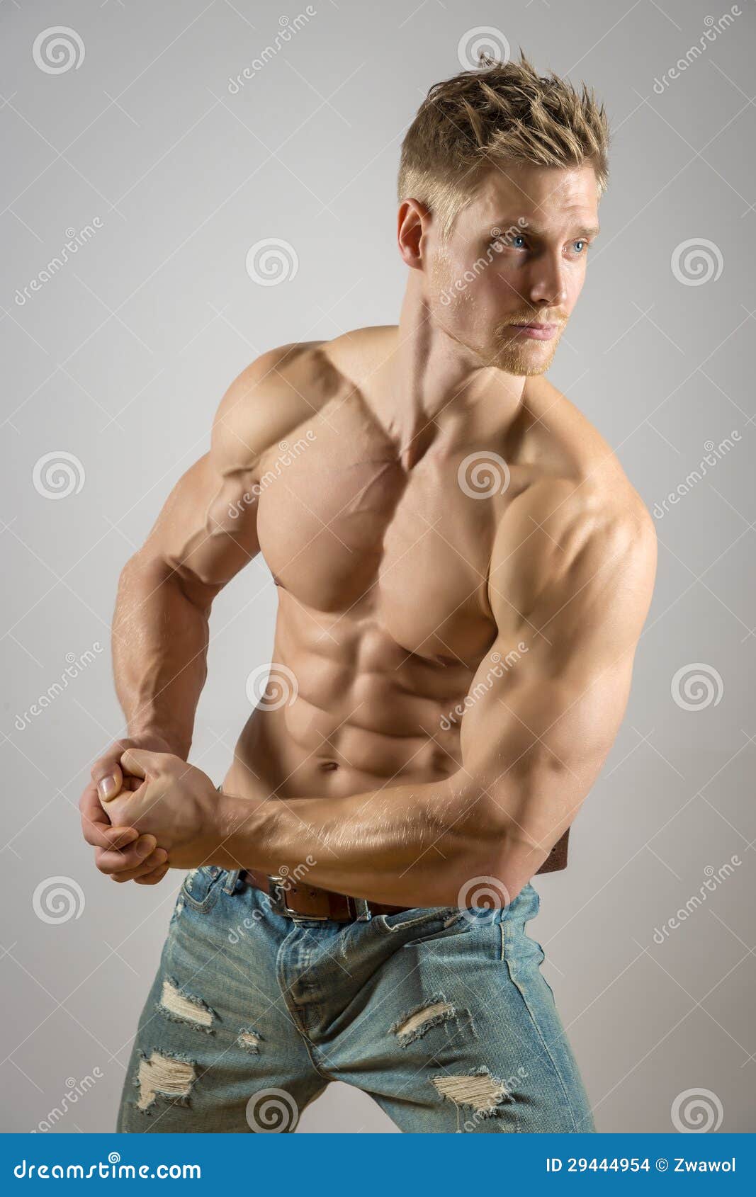 muscolo-addominale-dell-uomo-atletico-bi