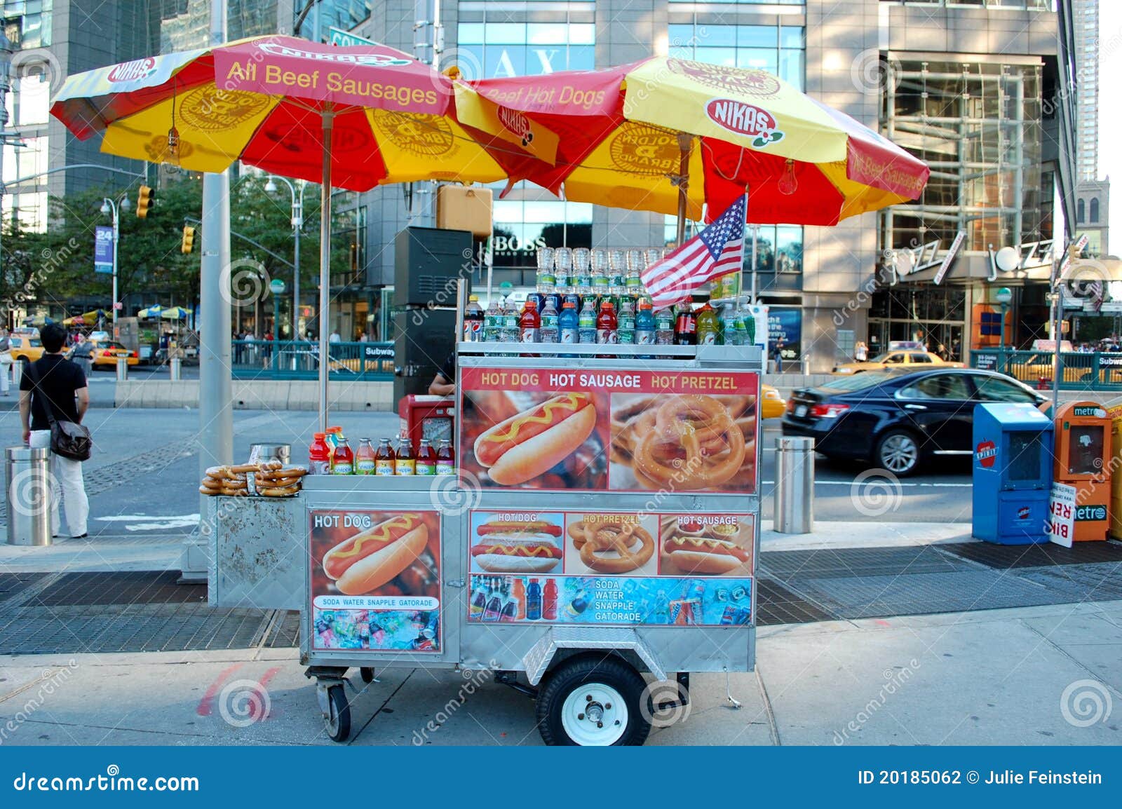 new-york-city-hot-dog-cart-20185062.jpg