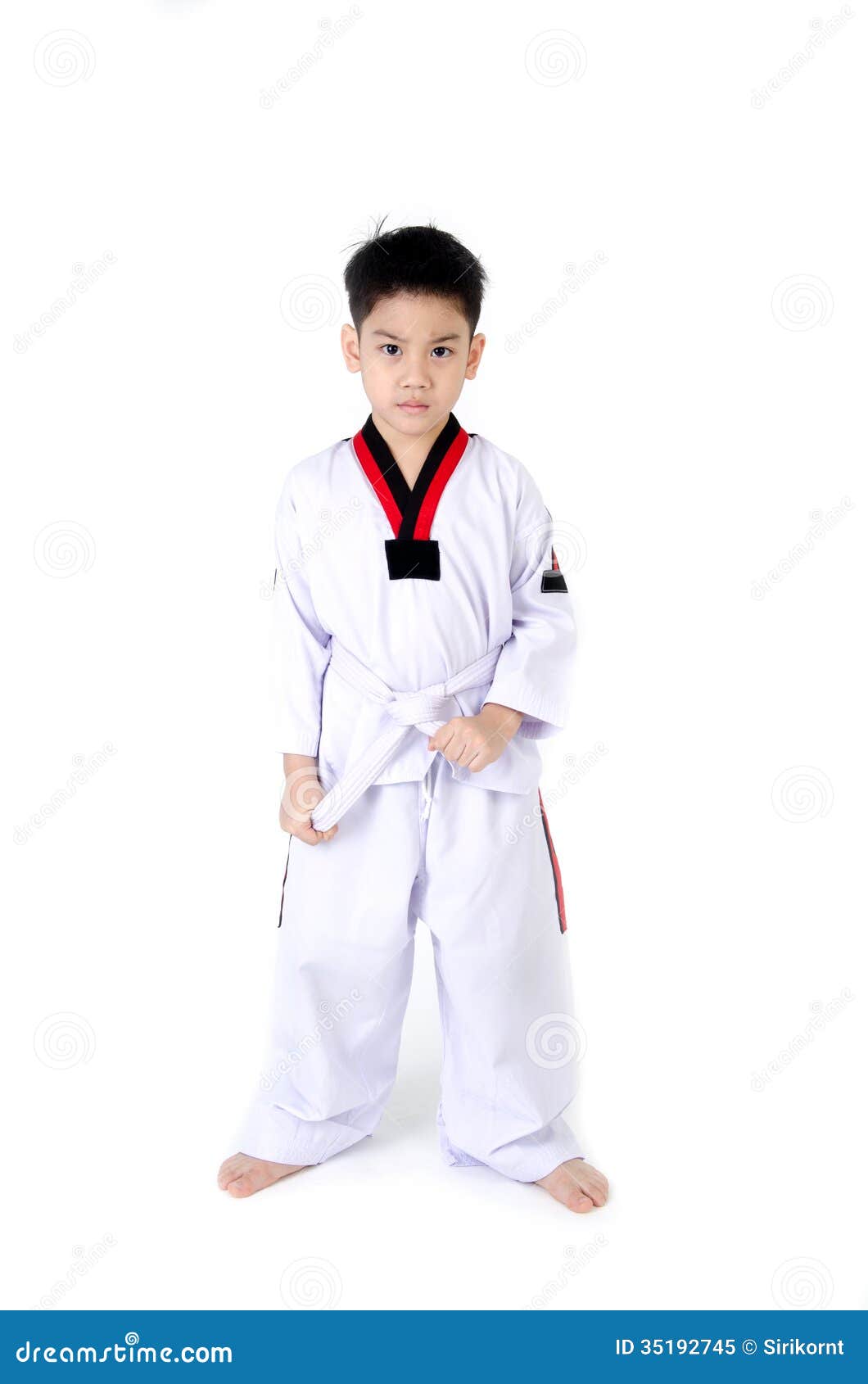 男孩几岁适合学跆拳道?