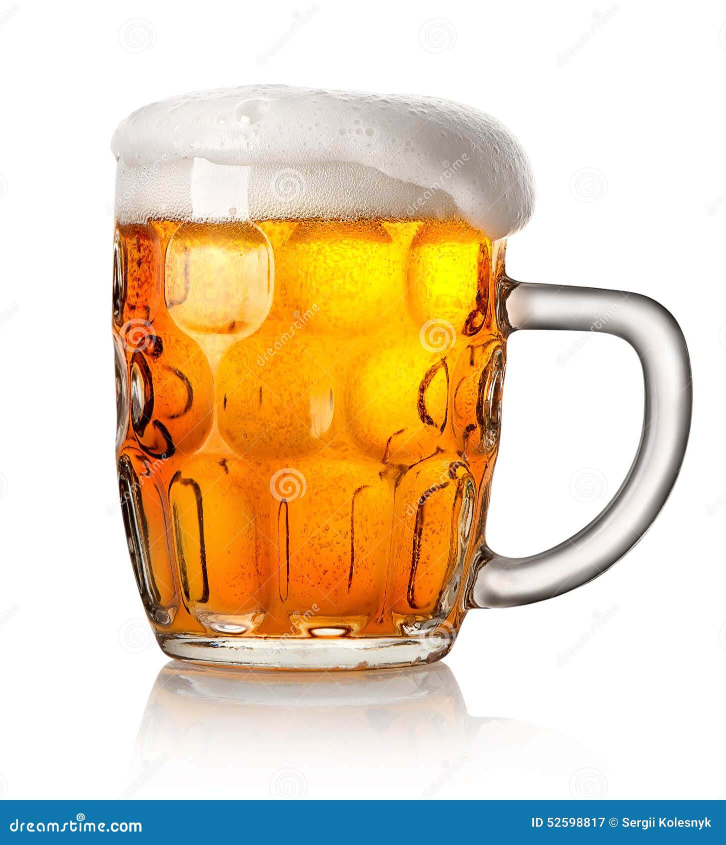 一群人在啤酒厂酒吧享受和举杯庆祝啤酒-友谊的概念与年轻人一起玩照片摄影图片_ID:418742443-Veer图库