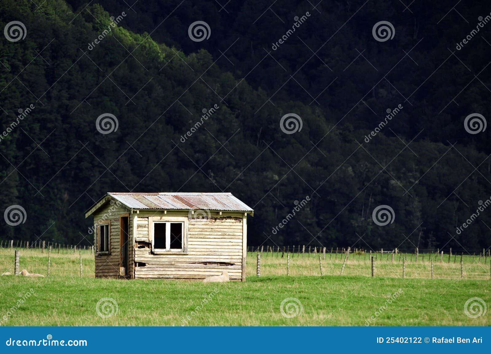 Old Farm Building New Zealand Stock Photography - Image: 25402122