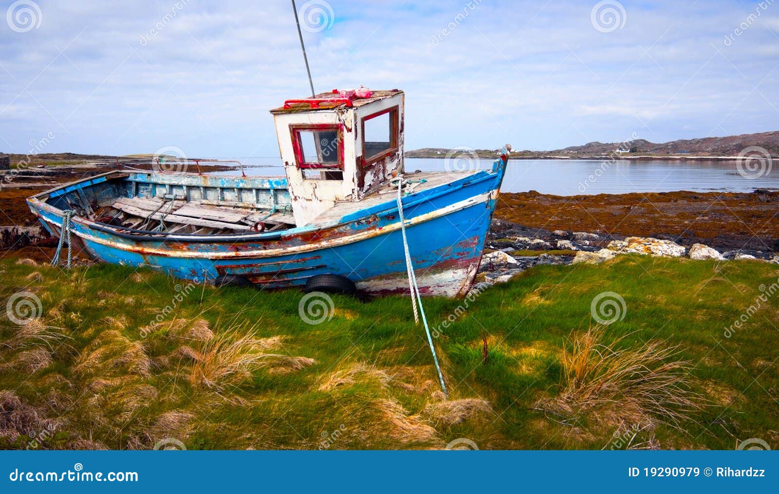 Old Fishing Boat On The Bank Of Ocean Bay Royalty Free Stock Images 