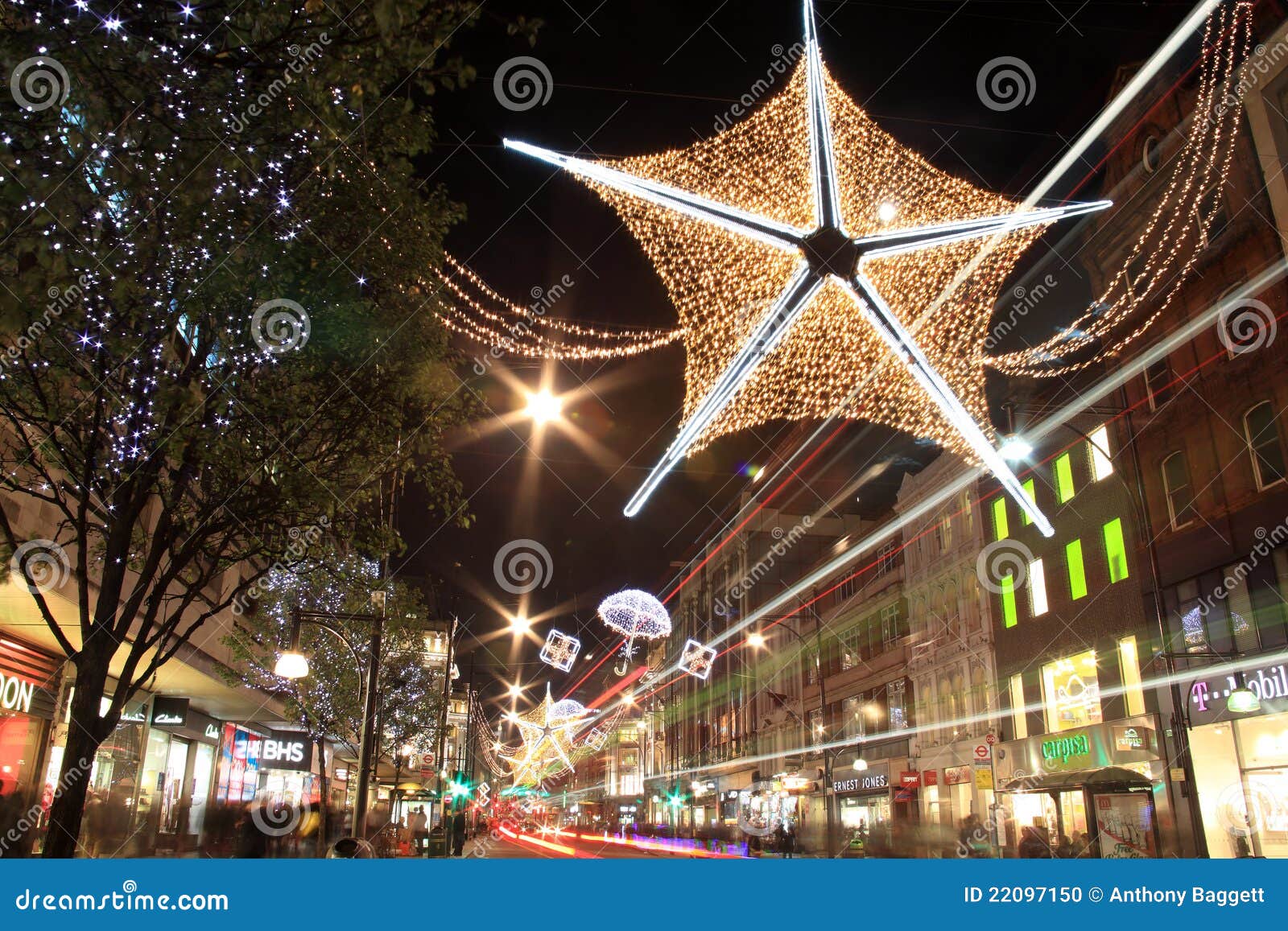 10, 2011: Christmas lights decorations along Oxford Street at night ...