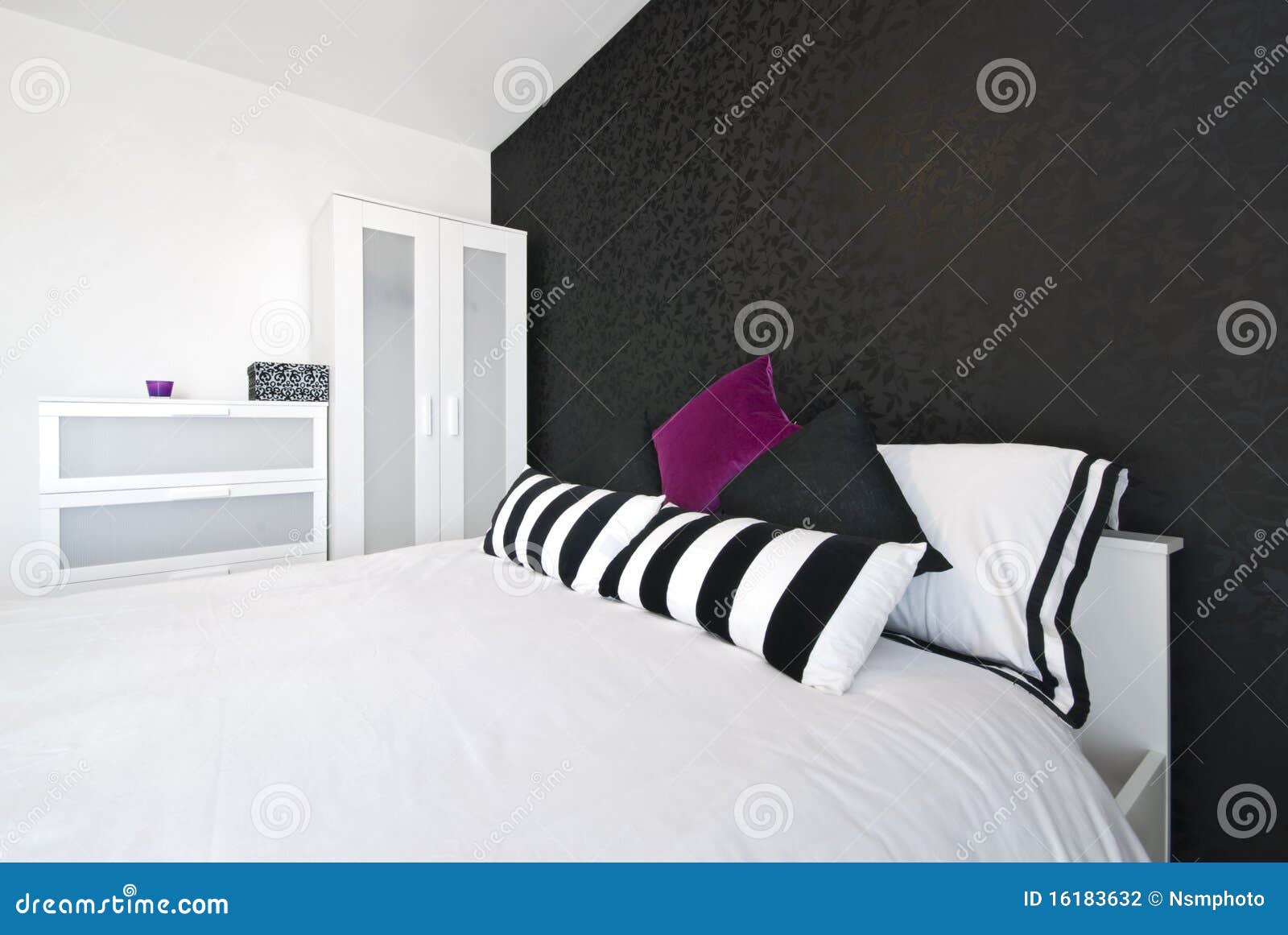Camera da letto contemporanea – triseb
