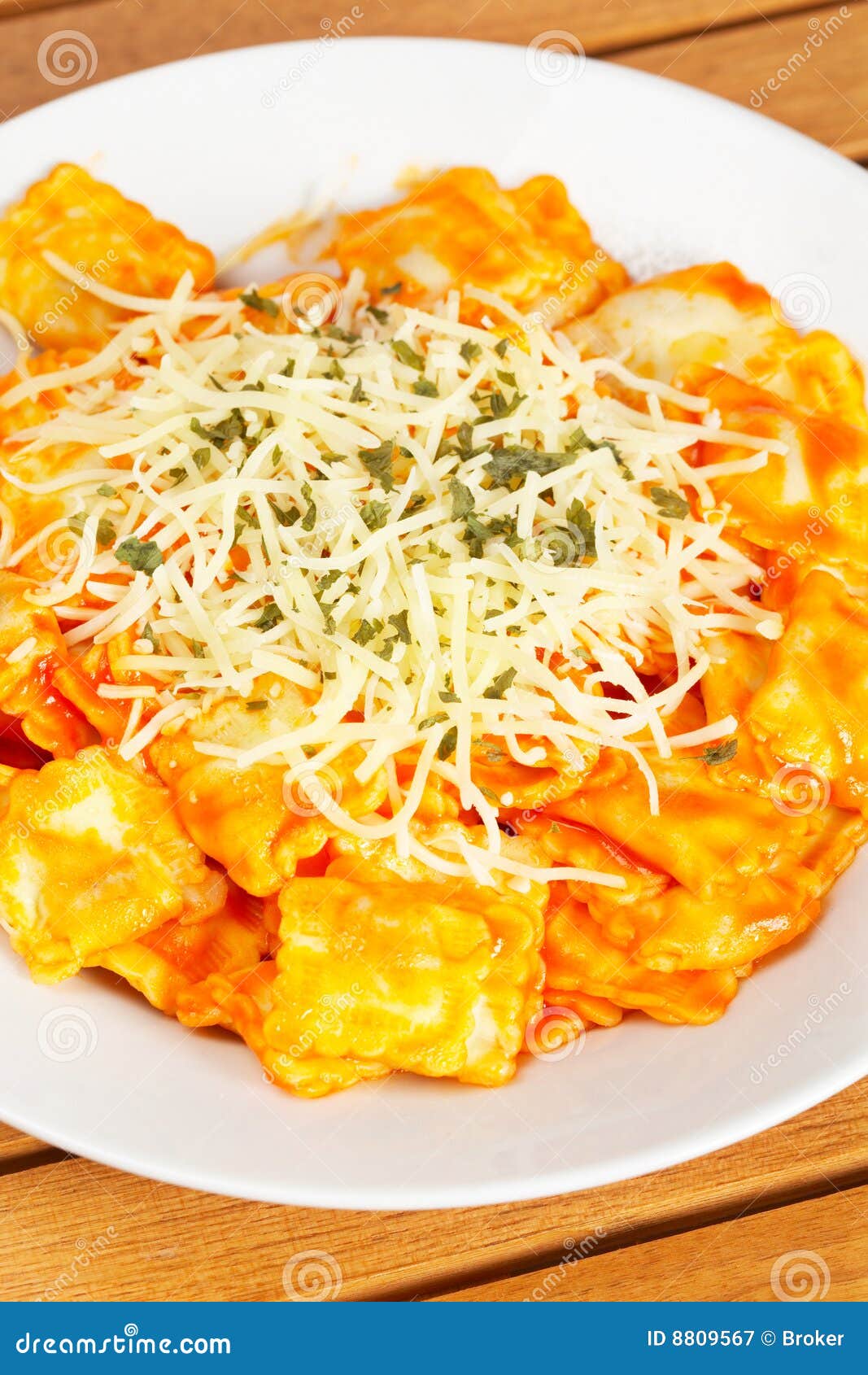 pastas-italianas-con-queso-y-el-tomate-8809567.jpg