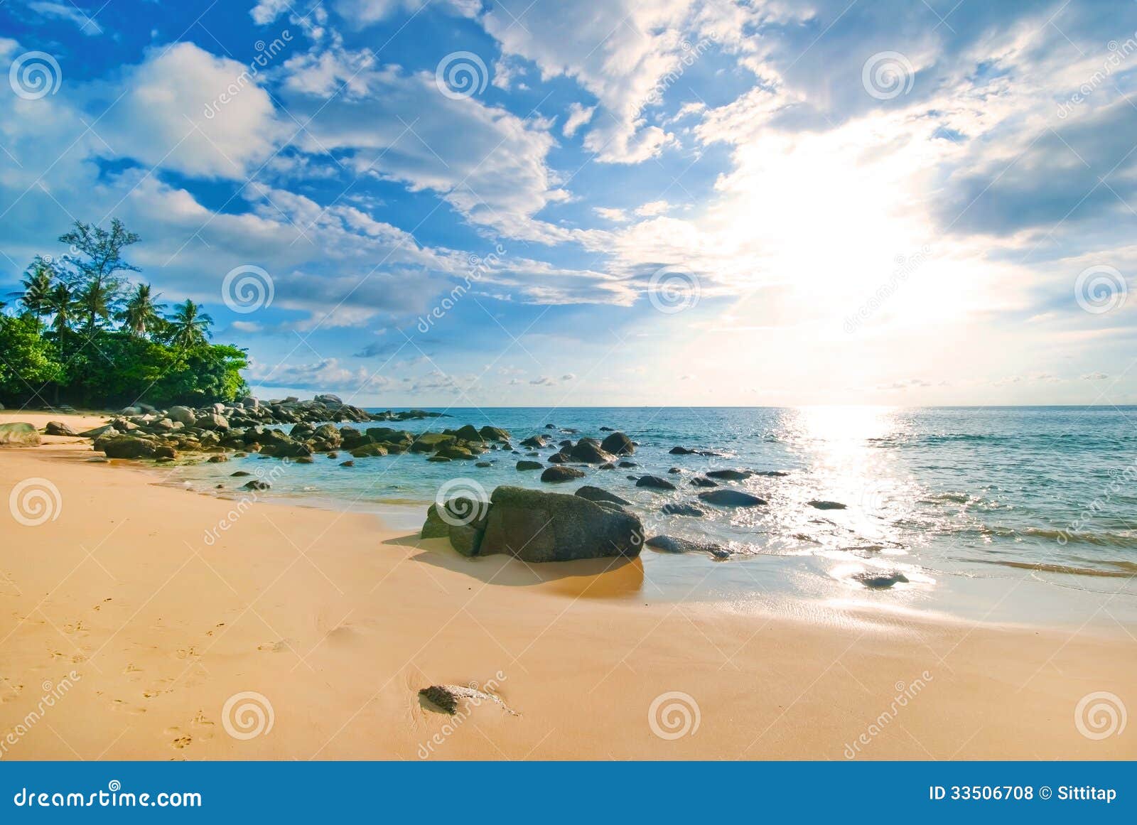 ... de lumiÃ¨re du jour du soleil de sable de ciel bleu de plage de mer