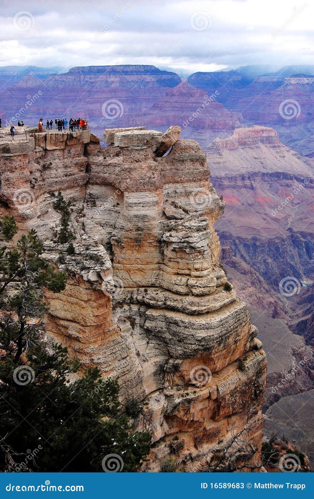  - people-near-edges-grand-canyon-16589683